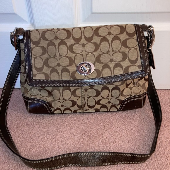 Brown Coach Pocketbook! - Picture 2 of 7